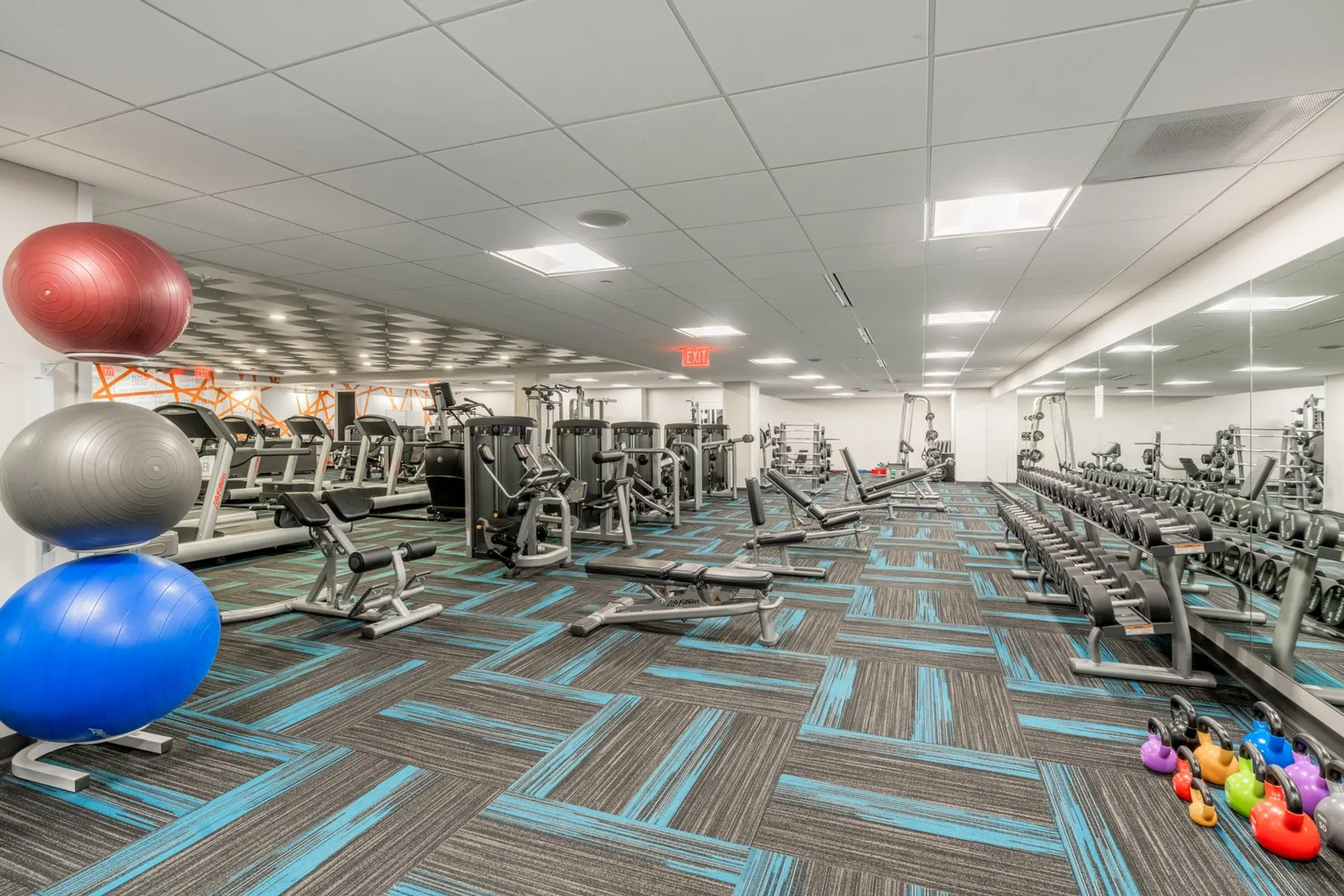 Fully equiped fitness center in U.S Bank Center building