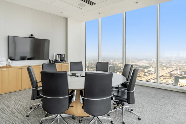 Small conference room for quick meetings in U.S Bank Center building